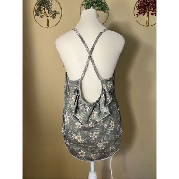 NWT! Chaser Antique Green Tropical Floral Print Ruffle Tank Top Medium - Picture 2 of 6